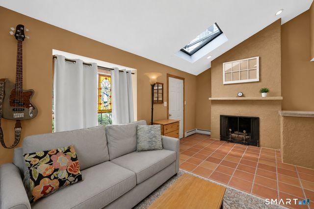 33 Chambers Street, Manchester, CT 06042