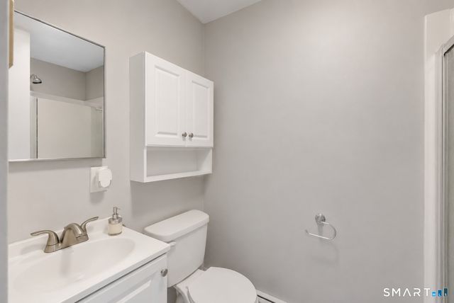 33 Chambers Street, Manchester, CT 06042
