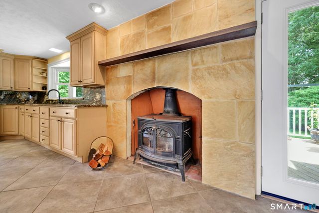 33 Chambers Street, Manchester, CT 06042
