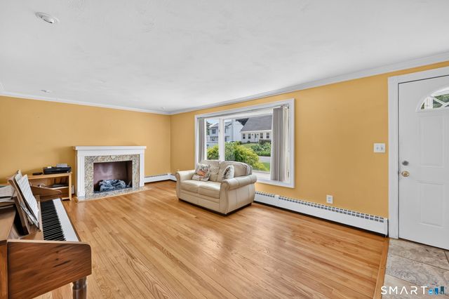 33 Chambers Street, Manchester, CT 06042