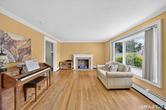 33 Chambers Street, Manchester, CT 06042