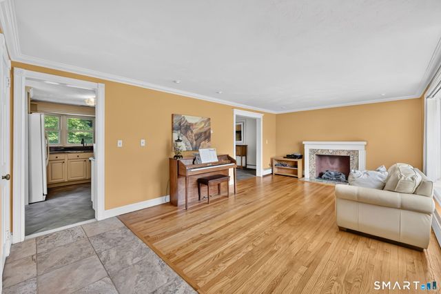 33 Chambers Street, Manchester, CT 06042