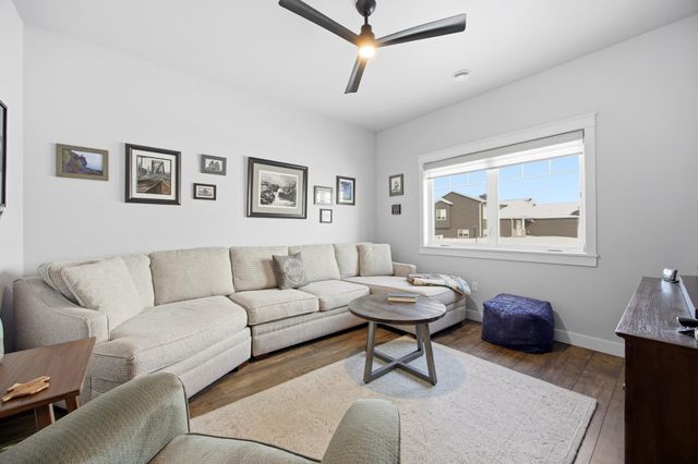 1576 75th Avenue S, Fargo, ND 58104