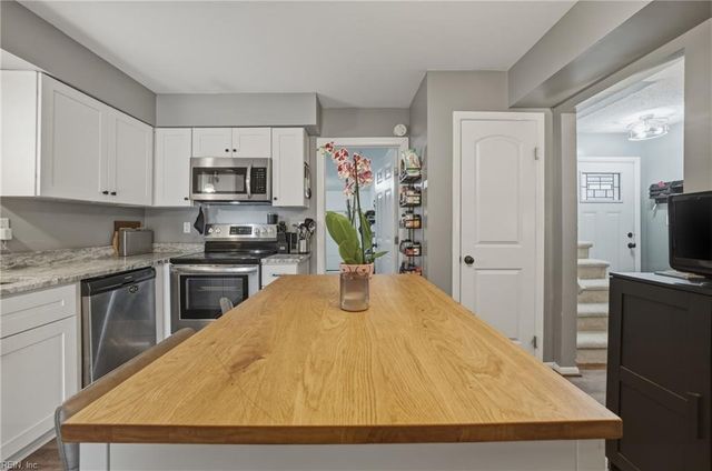 1663 Dylan DR, Virginia Beach, VA 23464