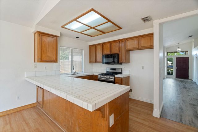 6427 Canyon Creek Way, Elk Grove, CA 95758