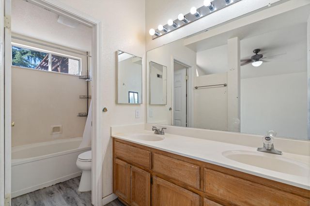 6427 Canyon Creek Way, Elk Grove, CA 95758