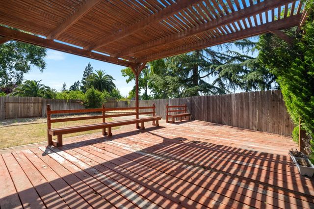 6427 Canyon Creek Way, Elk Grove, CA 95758