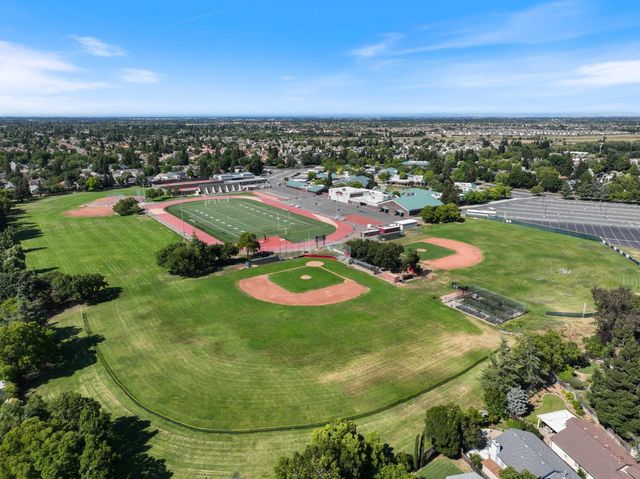 6427 Canyon Creek Way, Elk Grove, CA 95758