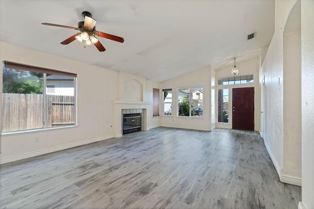 6427 Canyon Creek Way, Elk Grove, CA 95758