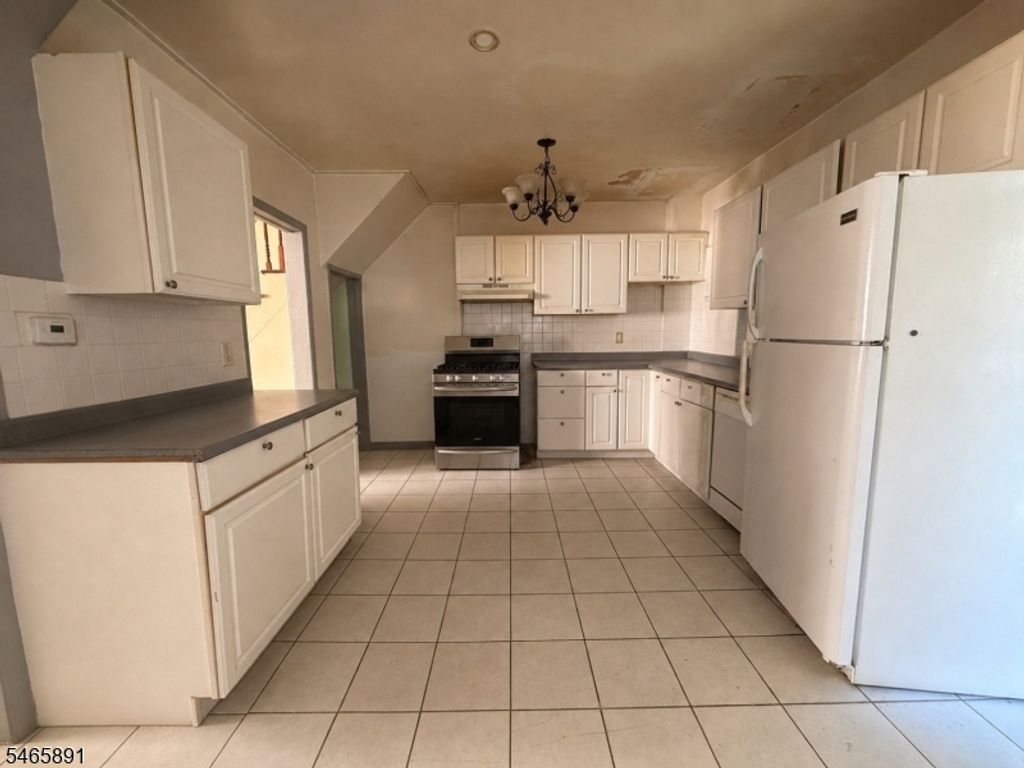 188 Floyd St, Belleville Twp., NJ 07109 — photo 4
