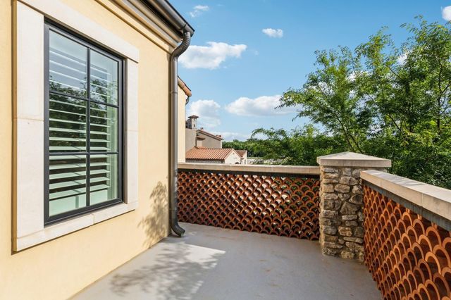 9 Catalonia Drive, Westlake, TX 76262