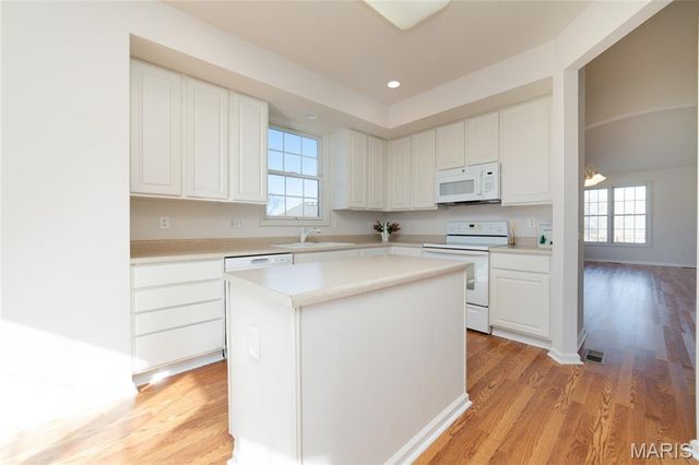 2091 Hawks Landing Drive, Lake St Louis, MO 63367