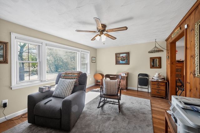34 Andover St, Wilmington, MA 01887