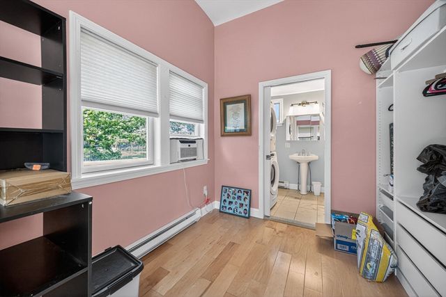 34 Andover St, Wilmington, MA 01887