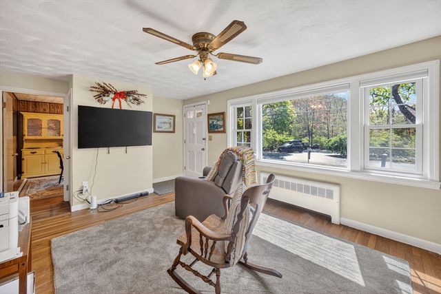 34 Andover St, Wilmington, MA 01887