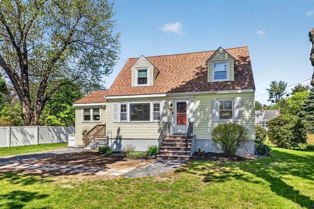 34 Andover St, Wilmington, MA 01887