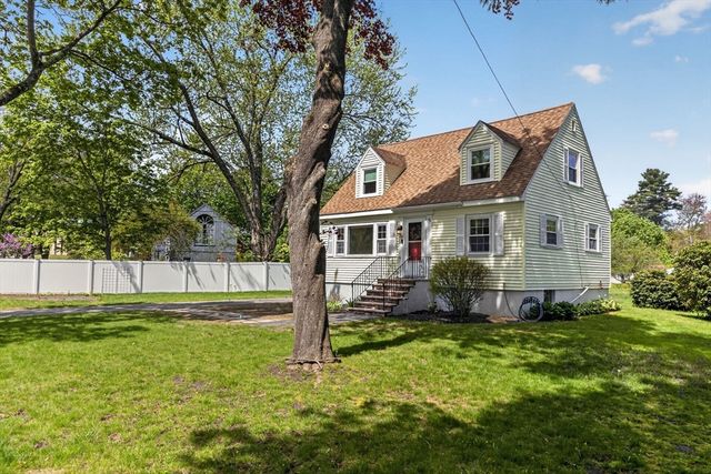 34 Andover St, Wilmington, MA 01887