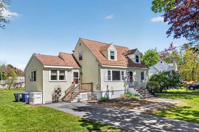 34 Andover St, Wilmington, MA 01887