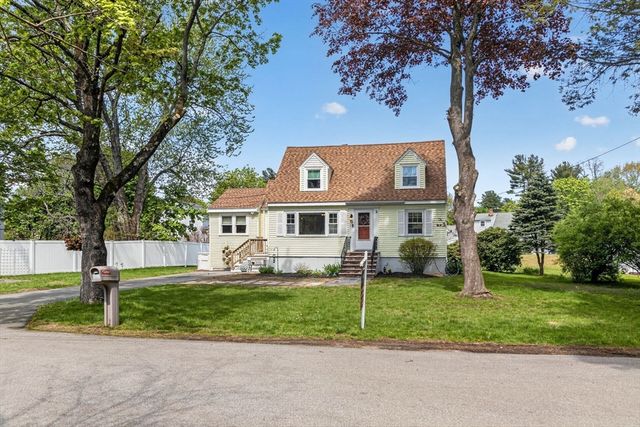 34 Andover St, Wilmington, MA 01887