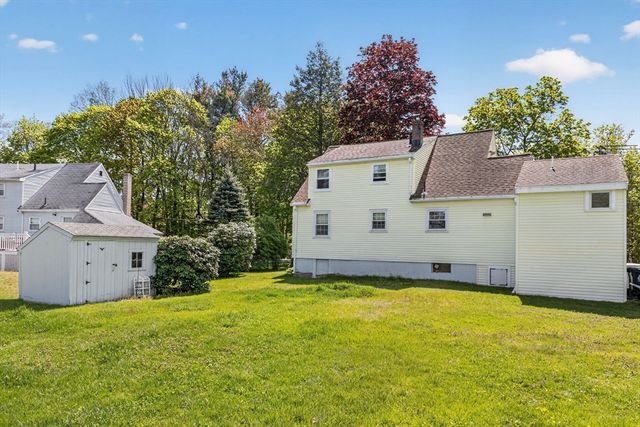 34 Andover St, Wilmington, MA 01887