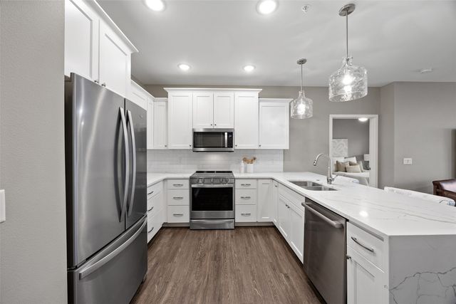 260 N Scott Boulevard 203, Iowa City, IA 52245