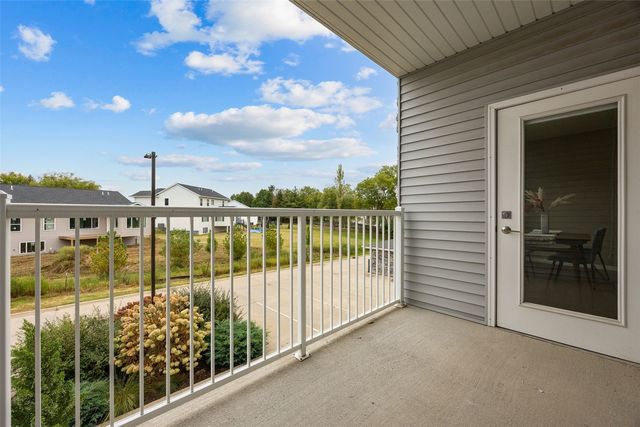 260 N Scott Boulevard 203, Iowa City, IA 52245