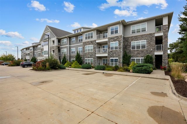 260 N Scott Boulevard 203, Iowa City, IA 52245