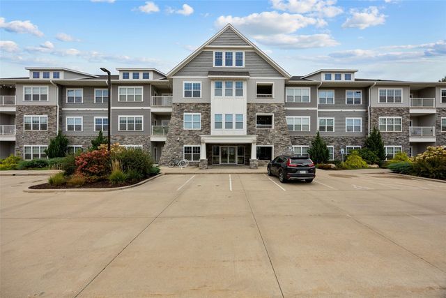 260 N Scott Boulevard 203, Iowa City, IA 52245