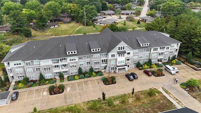 260 N Scott Boulevard 203, Iowa City, IA 52245