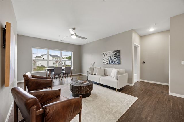 260 N Scott Boulevard 203, Iowa City, IA 52245