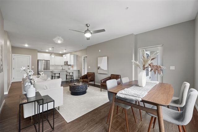 260 N Scott Boulevard 203, Iowa City, IA 52245