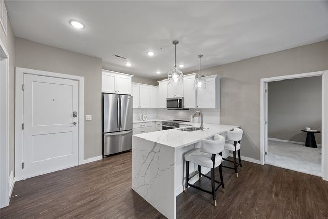 260 N Scott Boulevard 203, Iowa City, IA 52245