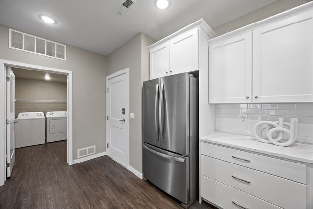 260 N Scott Boulevard 203, Iowa City, IA 52245