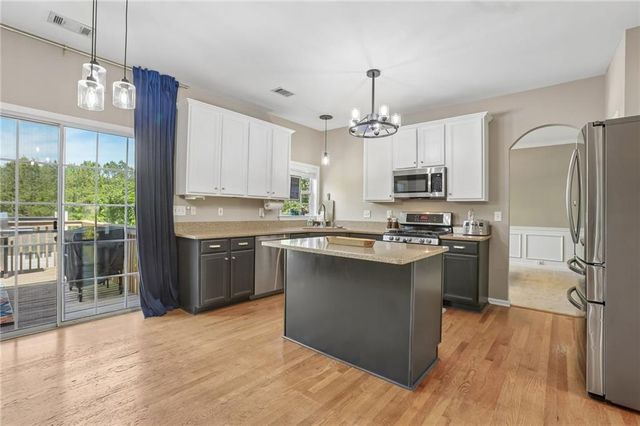 3129 Brookeview Lane NW, Kennesaw, GA 30152