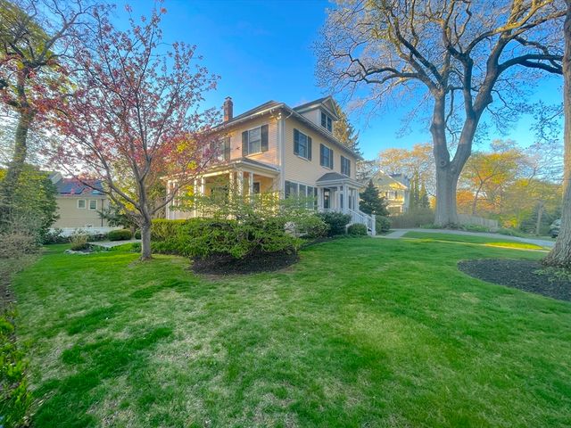 10 Berwick Rd, Lexington, MA 02420