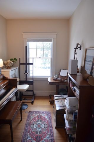 10 Berwick Rd, Lexington, MA 02420