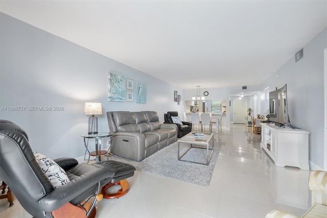 3503 Oaks Way 308, Pompano Beach, FL 33069