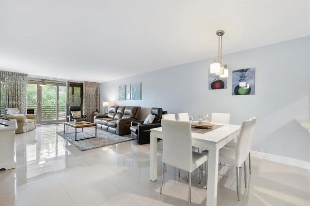 3503 Oaks Way 308, Pompano Beach, FL 33069
