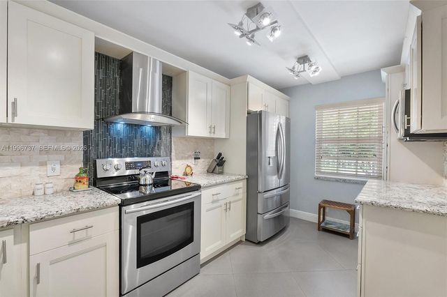 3503 Oaks Way 308, Pompano Beach, FL 33069