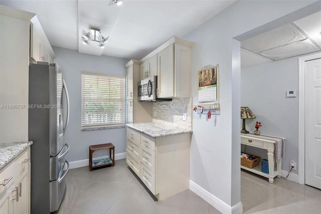 3503 Oaks Way 308, Pompano Beach, FL 33069