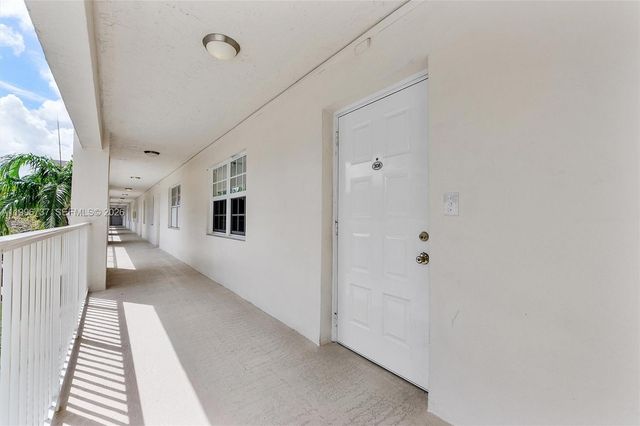 3503 Oaks Way 308, Pompano Beach, FL 33069