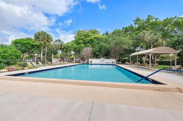 3503 Oaks Way 308, Pompano Beach, FL 33069