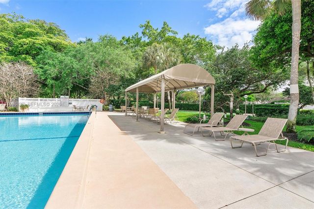 3503 Oaks Way 308, Pompano Beach, FL 33069