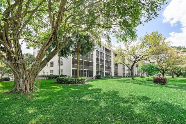 3503 Oaks Way 308, Pompano Beach, FL 33069