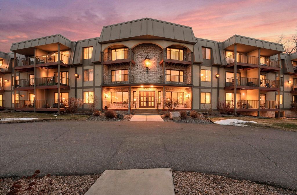 2200 Nevada Avenue S 216, Saint Louis Park, MN 55426 — exterior