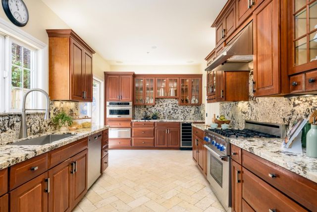 49 W Summit Drive, Redwood City, CA 94062