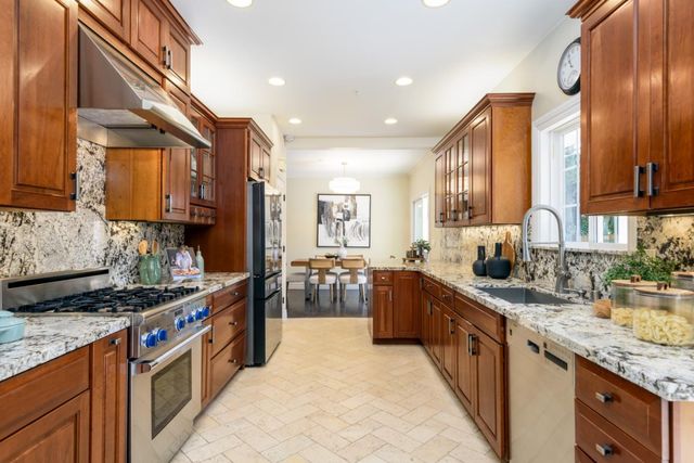 49 W Summit Drive, Redwood City, CA 94062