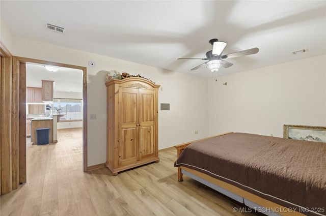 805 S G Street, Porter, OK 74454