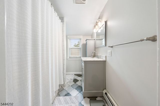 19 Robertson Rd, West Orange Twp., NJ 07052