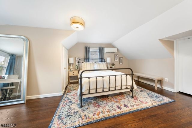 19 Robertson Rd, West Orange Twp., NJ 07052